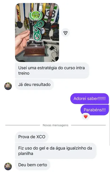 Depoimento com foto de troféu: usou uma estratégia do curso intra-treino em prova de XCO e teve resultado